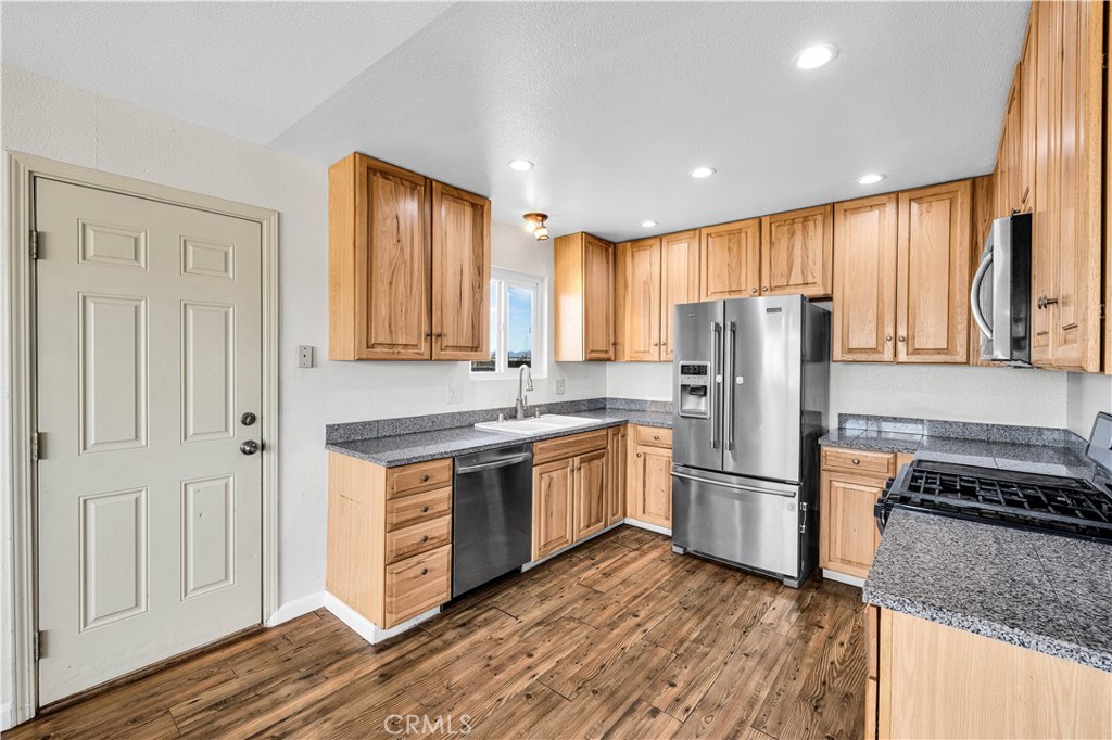 58331 Caliente Street Yucca Valley, CA 92284 - Photo 18 of 52