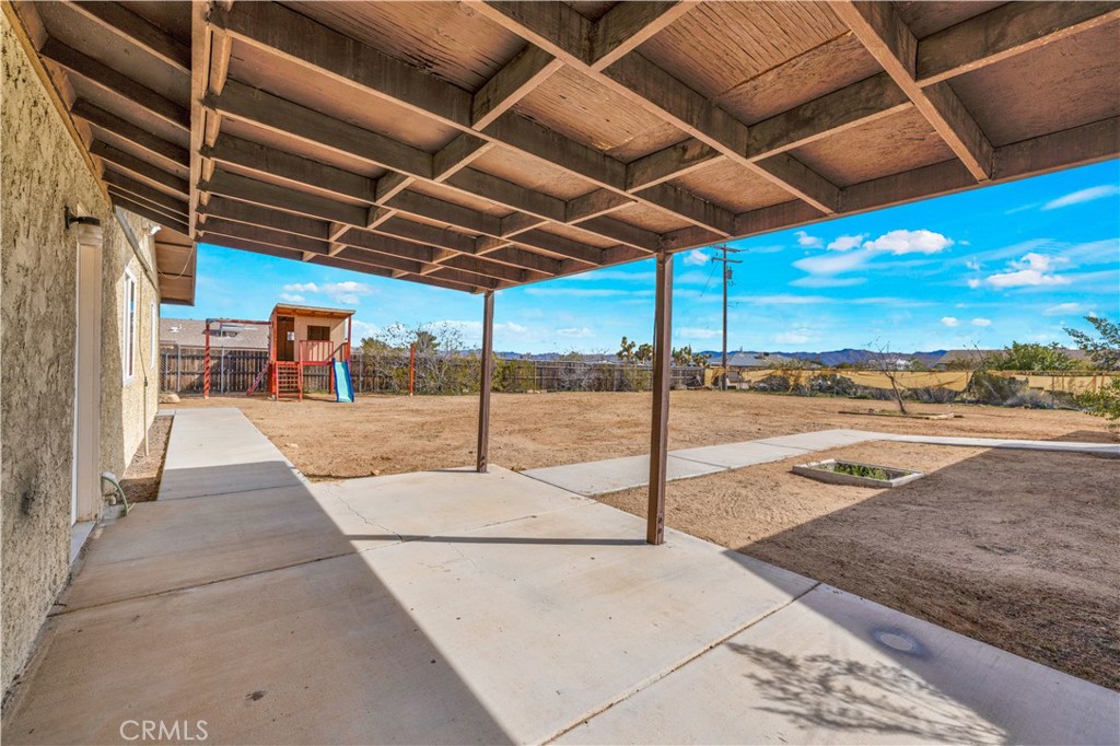 58331 Caliente Street Yucca Valley, CA 92284 - Photo 35 of 52