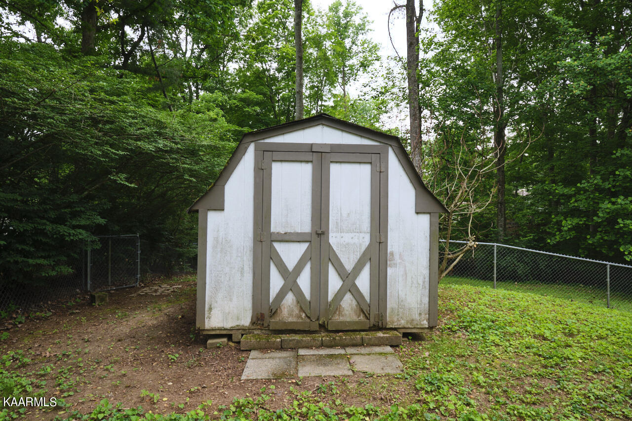 5408 Foxwood Road Knoxville, TN 37921 - Photo 16 of 44 Large shed
