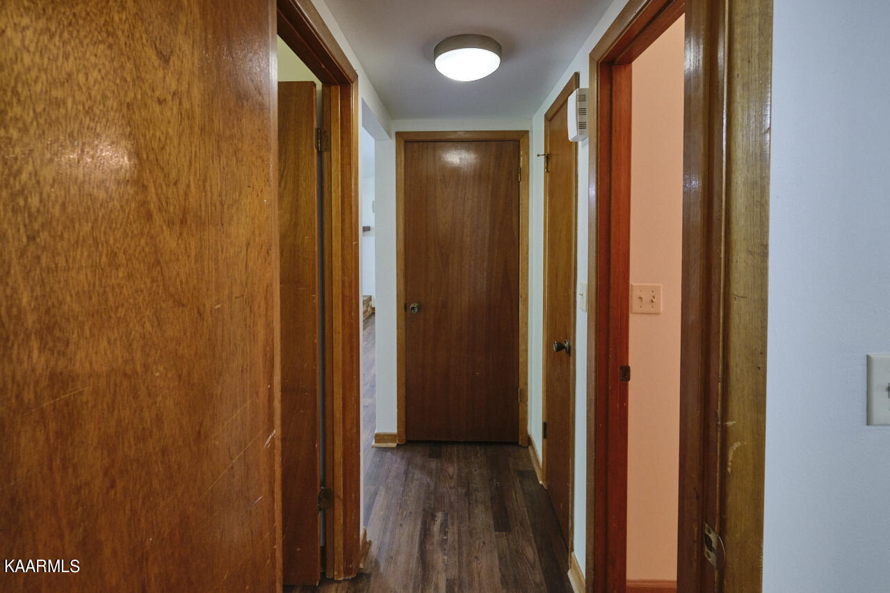 5408 Foxwood Road Knoxville, TN 37921 - Photo 29 of 44 Hallway