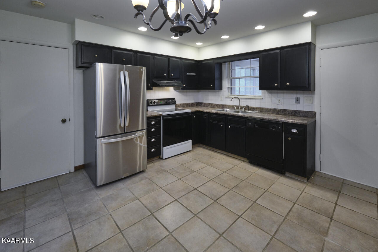 5408 Foxwood Road Knoxville, TN 37921 - Photo 39 of 44 Kitchen