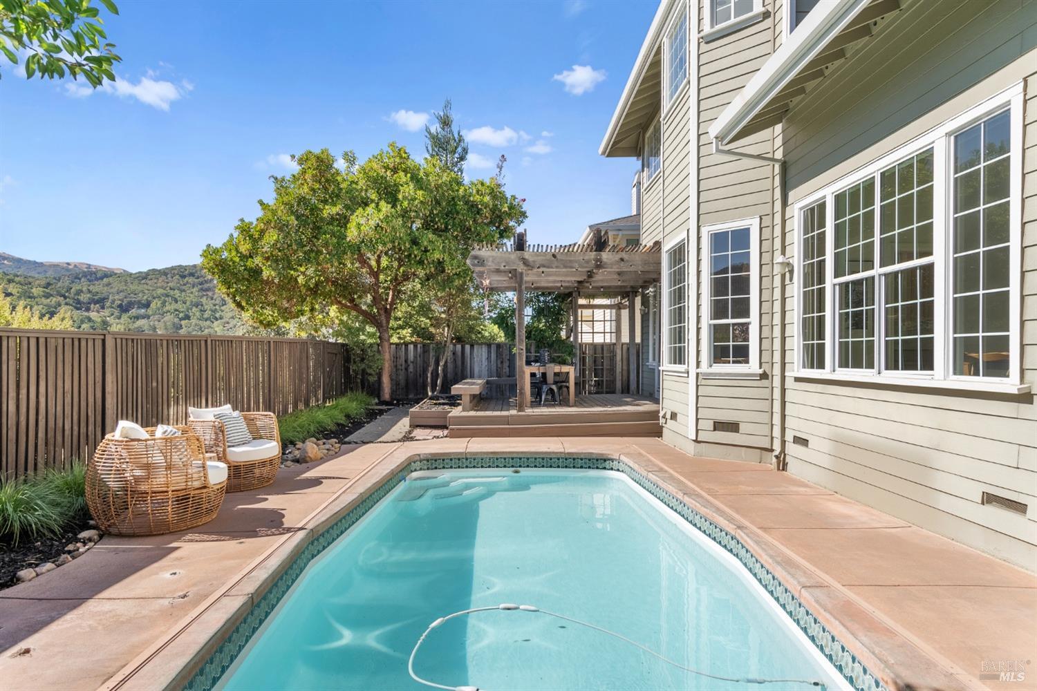 8 Pacific Drive Novato, CA 94949 - Photo 33 of 37