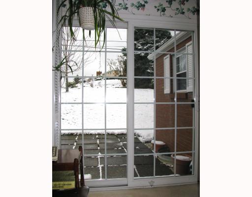 13 Robinhood Road Green Tree, PA 15220 - Photo 5 of 13 Dining Room. Sliding doors to private patio