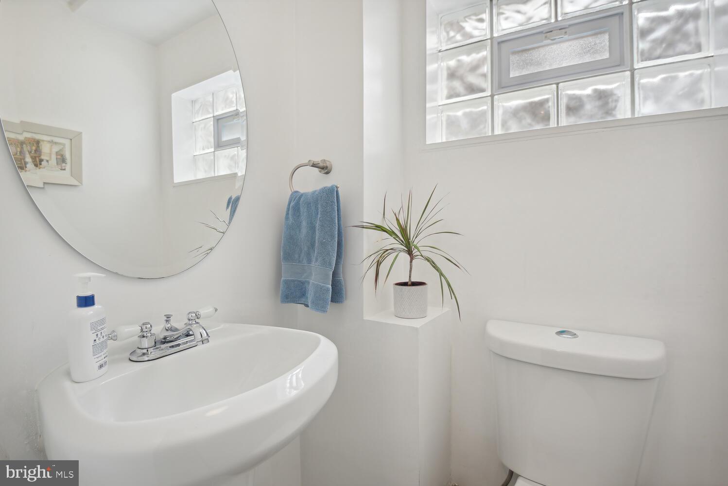 2400 Seminary Road Silver Spring, MD 20910 - Photo 24 of 31