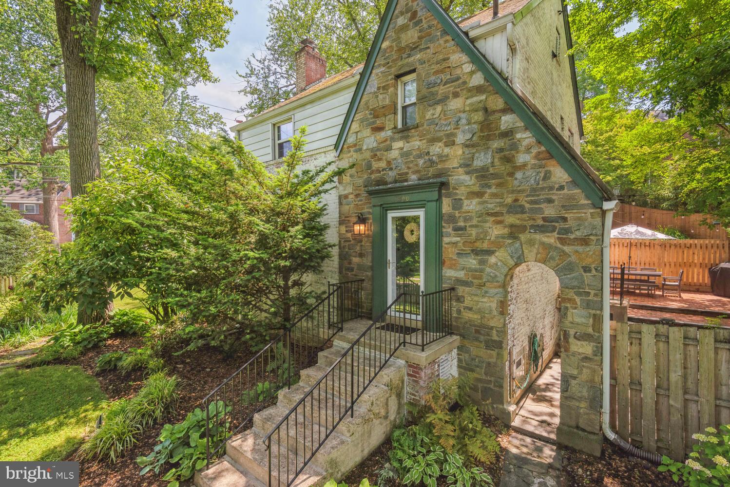 2400 Seminary Road Silver Spring, MD 20910 - Photo 3 of 31