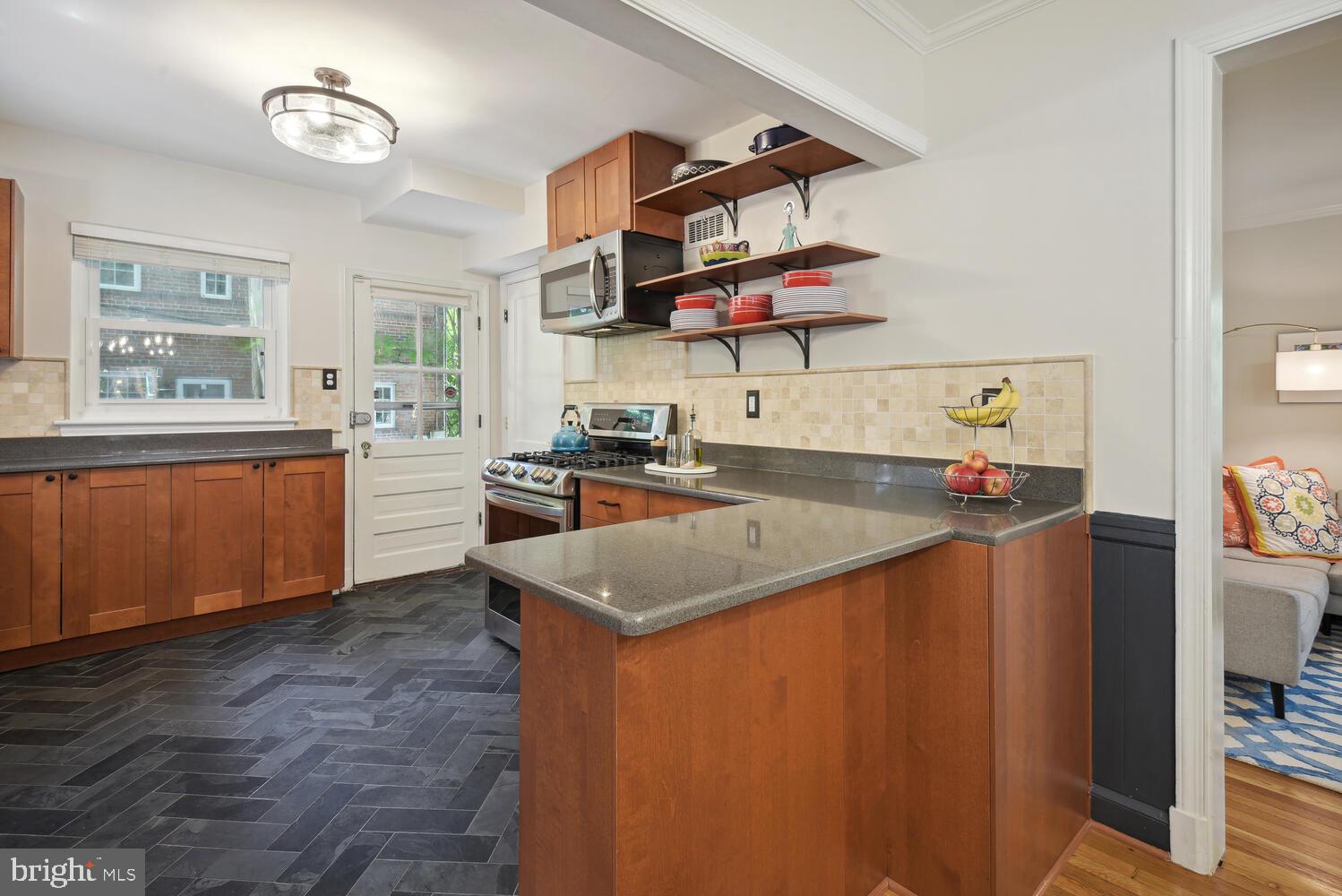 2400 Seminary Road Silver Spring, MD 20910 - Photo 10 of 31