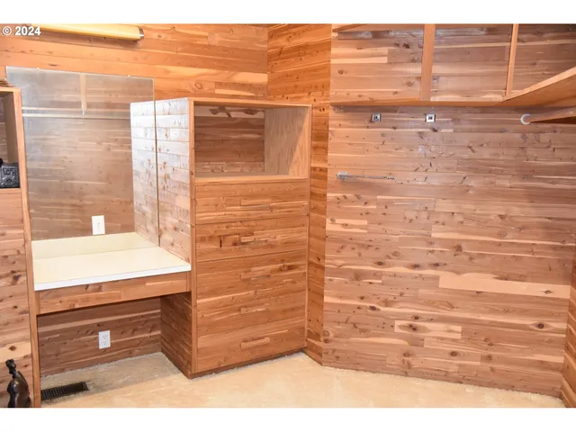 $3,175,000 | 53765 East Honeyman Road, Scappoose, OR 97056