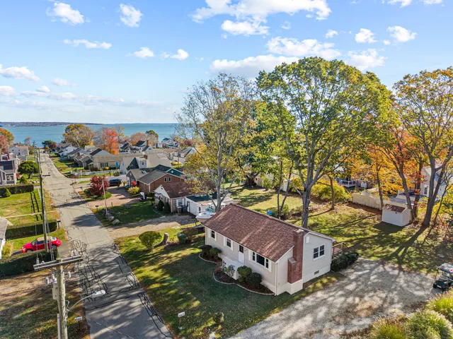 $629,000 | 48 Billow Road, East Lyme, CT 06357
