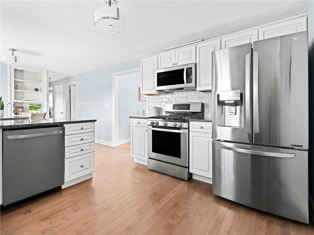 198 Asylum Road Warwick, RI 02886 - Photo 12 of 30 Kitchen