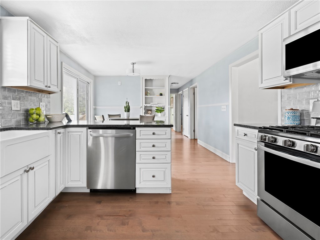 198 Asylum Road Warwick, RI 02886 - Photo 14 of 30 Kitchen