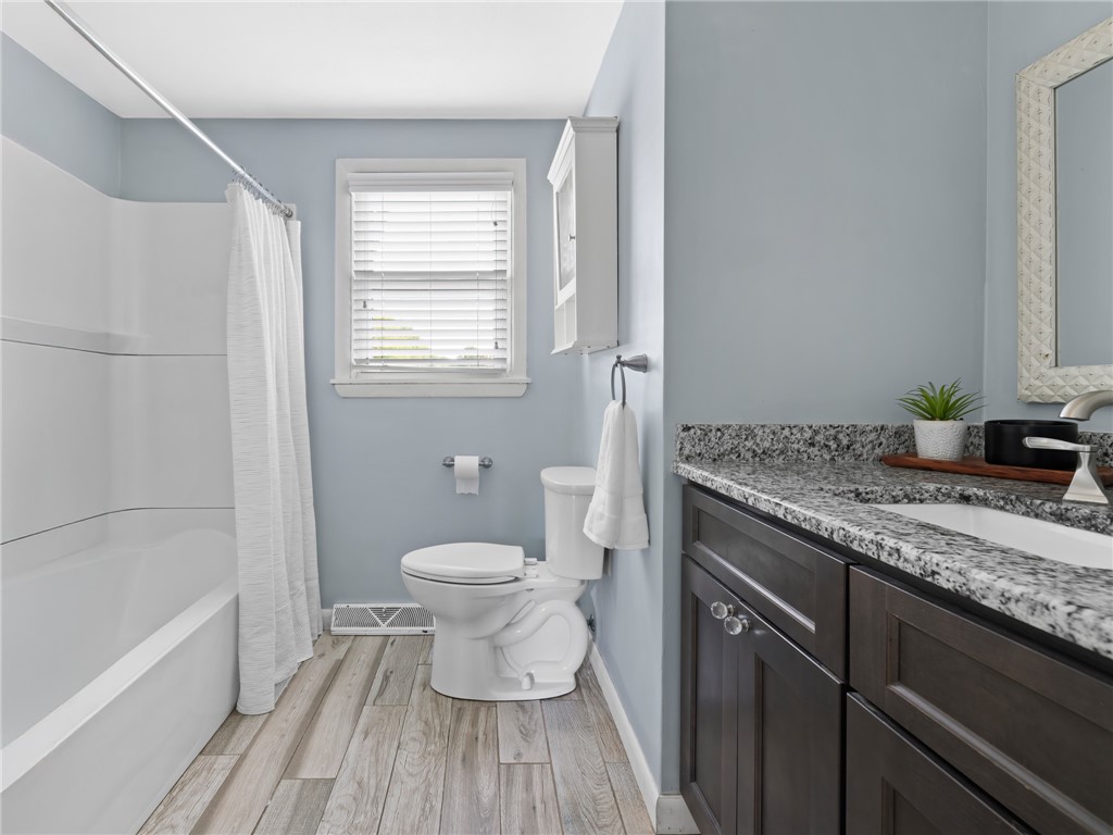 198 Asylum Road Warwick, RI 02886 - Photo 16 of 30 Bathroom