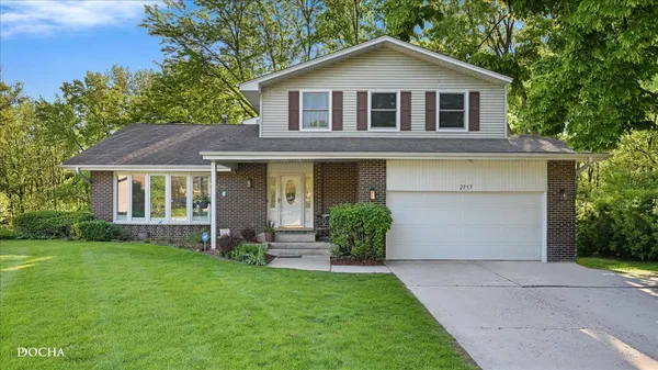 $625,000 | 2717 Bordeaux Place, Lisle, IL 60532