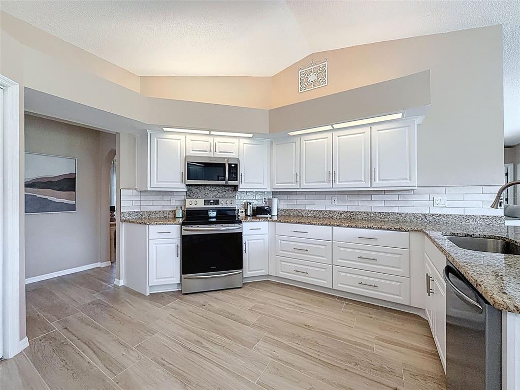 9428 Apple Dumpling Court Weeki Wachee, FL 34613 - Photo 8 of 37