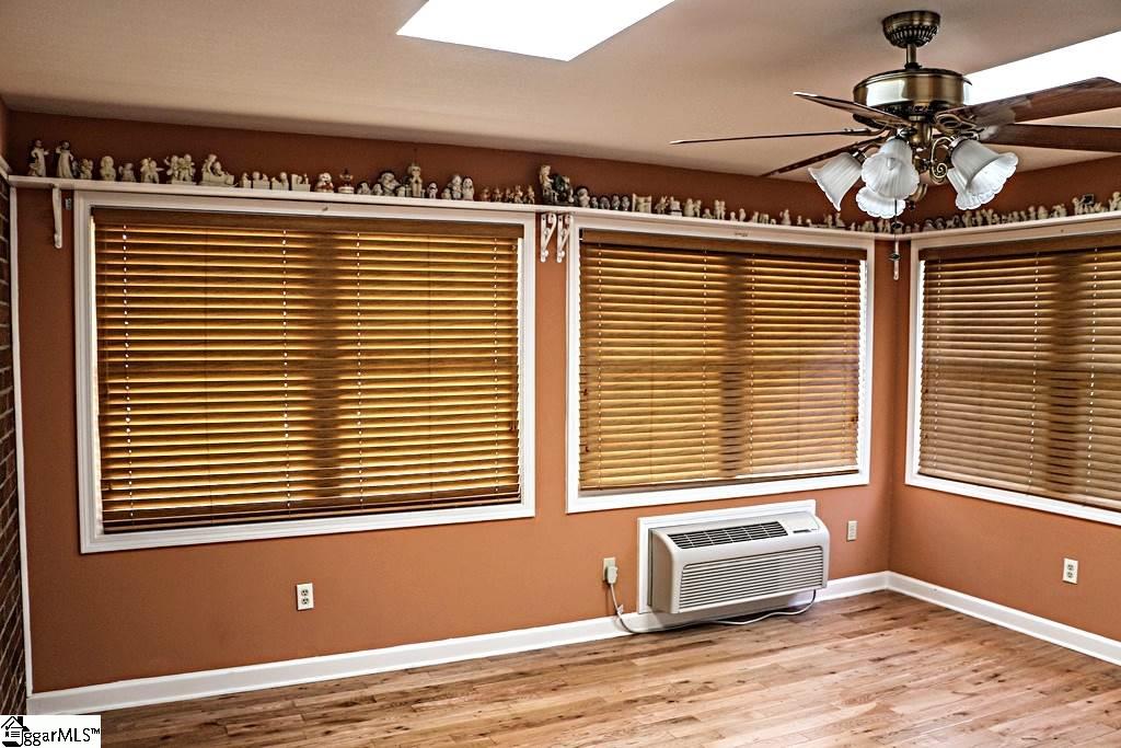 403 Pelham Street Greer, SC 29651 - Photo 6 of 22