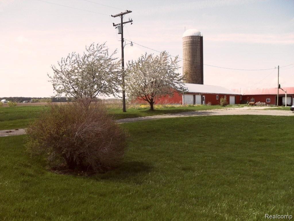 5794 Harris Road Jeddo, MI 48032 - Photo 14 of 18 SDC11138.JPG