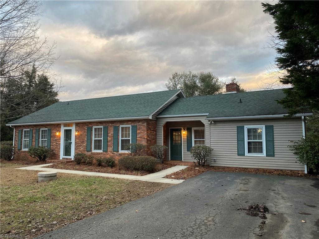 801 Shoals Road Pinnacle, NC 27043 - Photo 3 of 25