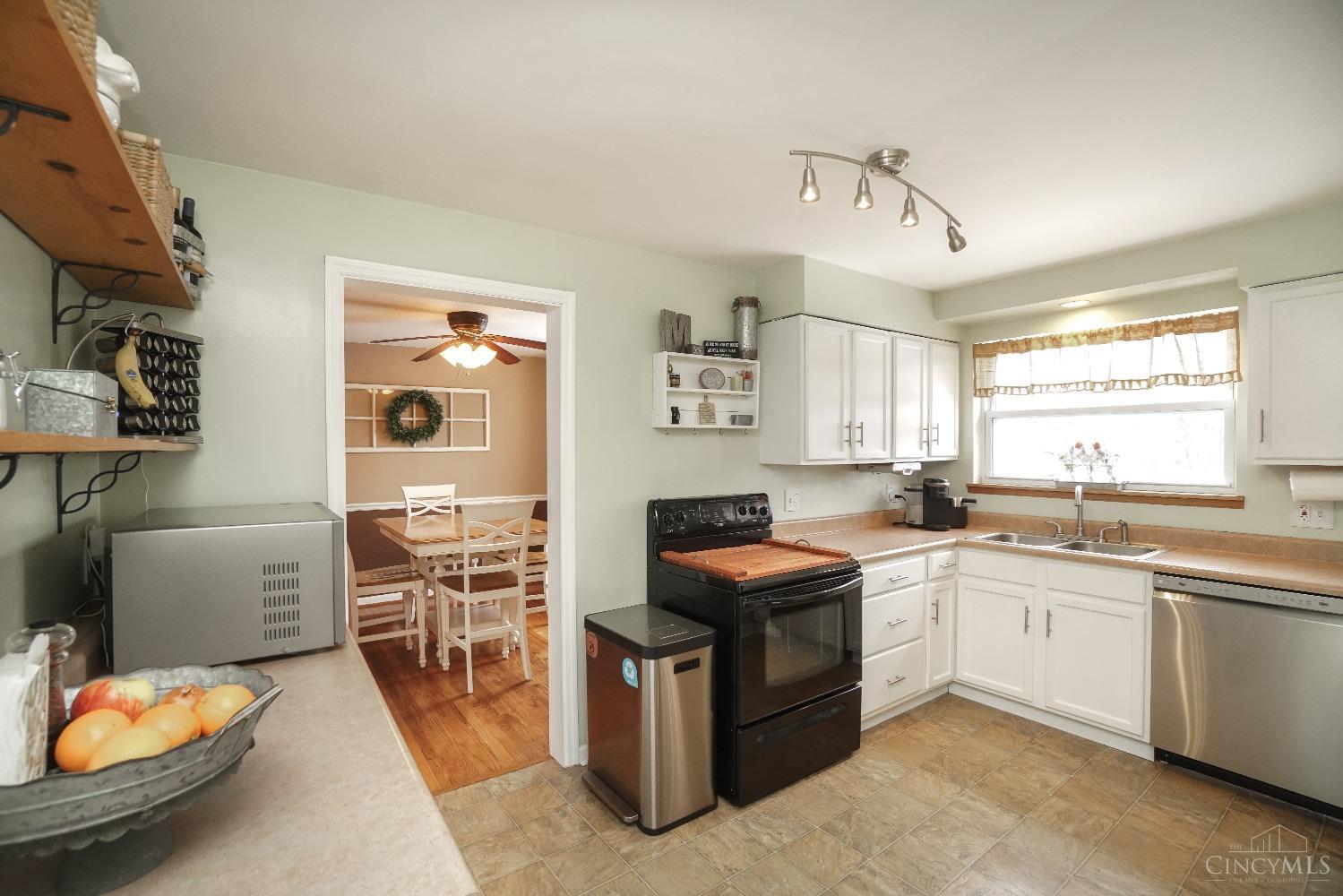5573 Fairwood Road Cincinnati, OH 45239 - Photo 15 of 46 Gallery Image 15