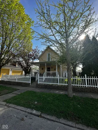$100,000 | 215 South Pearl Street, Pendleton, IN 46064