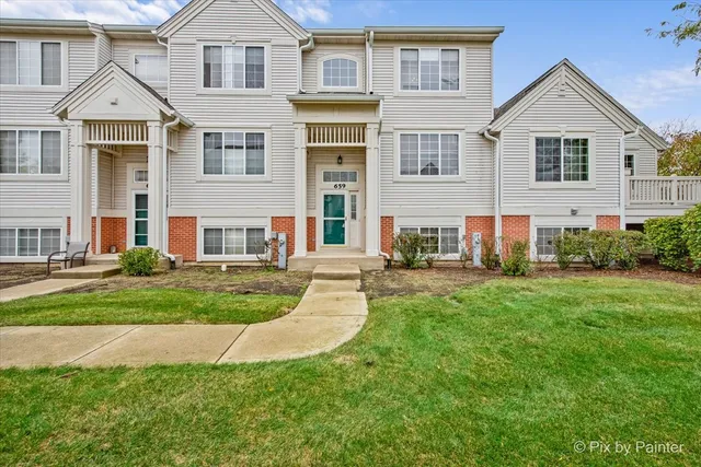 $289,900 | 659 South Rosehall Lane, Round Lake, IL 60073