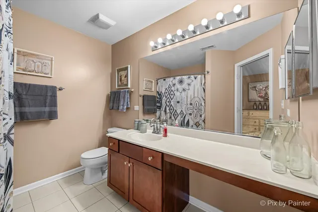 $289,900 | 659 South Rosehall Lane, Round Lake, IL 60073