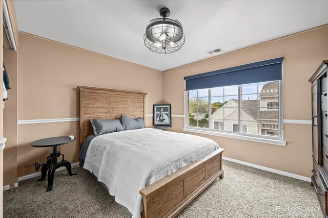 $289,900 | 659 South Rosehall Lane, Round Lake, IL 60073