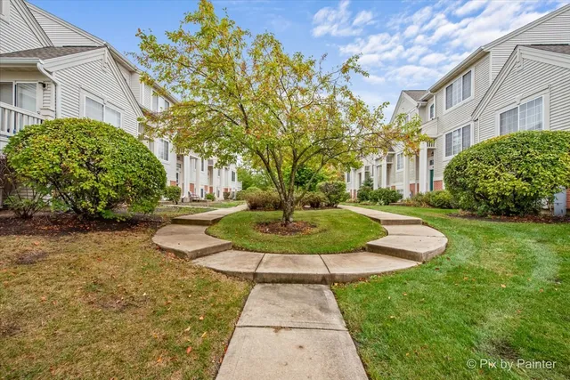 $289,900 | 659 South Rosehall Lane, Round Lake, IL 60073