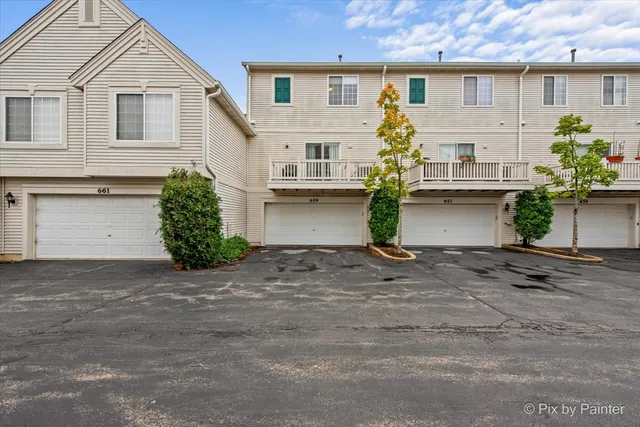 $289,900 | 659 South Rosehall Lane, Round Lake, IL 60073