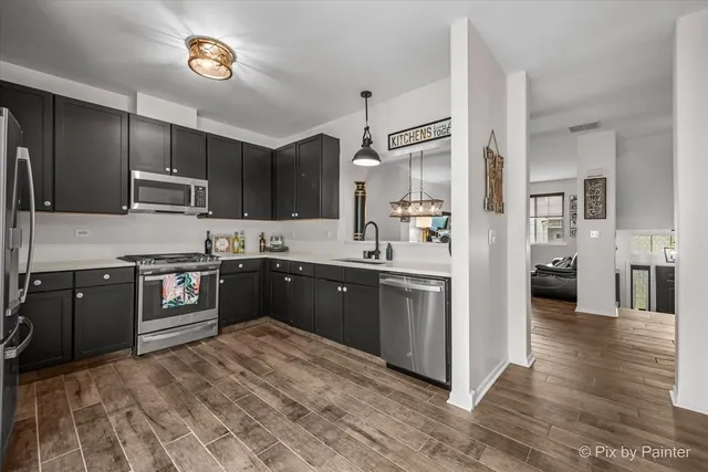 $289,900 | 659 South Rosehall Lane, Round Lake, IL 60073