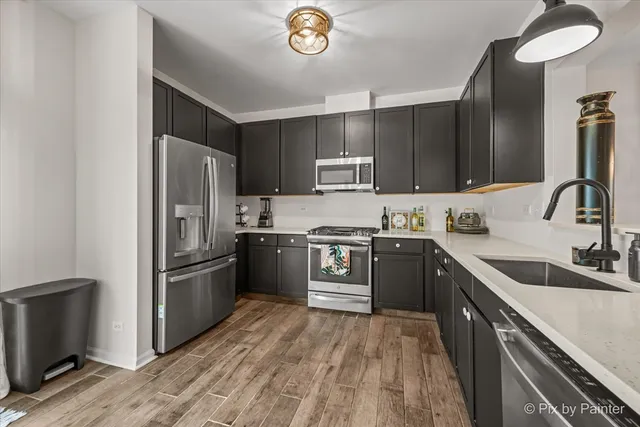 $289,900 | 659 South Rosehall Lane, Round Lake, IL 60073