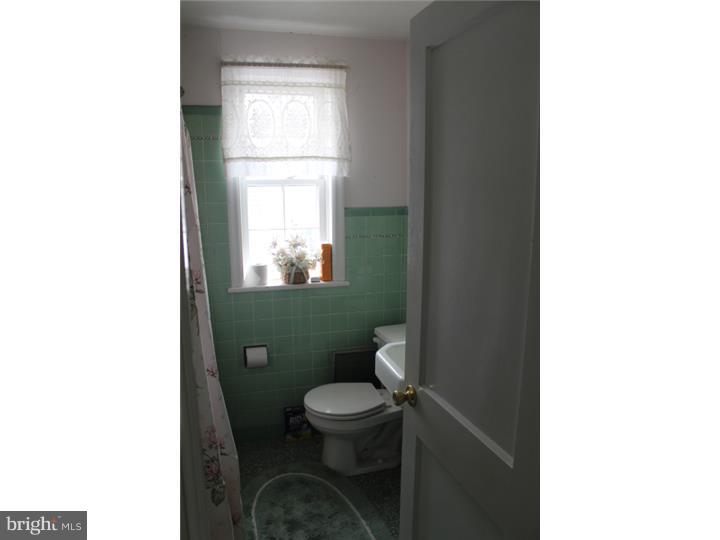 1019 Middle Road Perkasie, PA 18944 - Photo 14 of 21 Bathroom