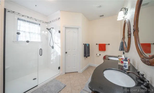 $425,000 | 25421 Hideaway Lane, Lebanon, MO 65536