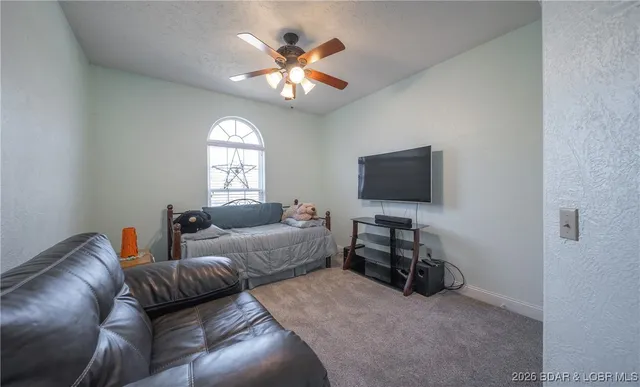 $425,000 | 25421 Hideaway Lane, Lebanon, MO 65536