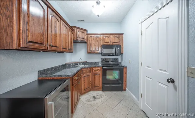 $425,000 | 25421 Hideaway Lane, Lebanon, MO 65536