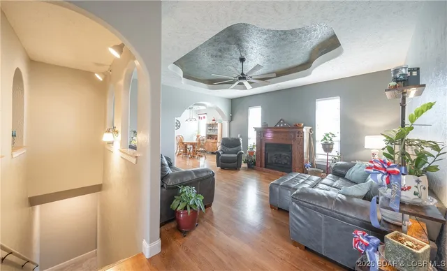 $425,000 | 25421 Hideaway Lane, Lebanon, MO 65536