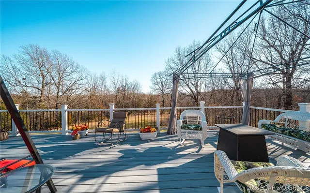 $425,000 | 25421 Hideaway Lane, Lebanon, MO 65536