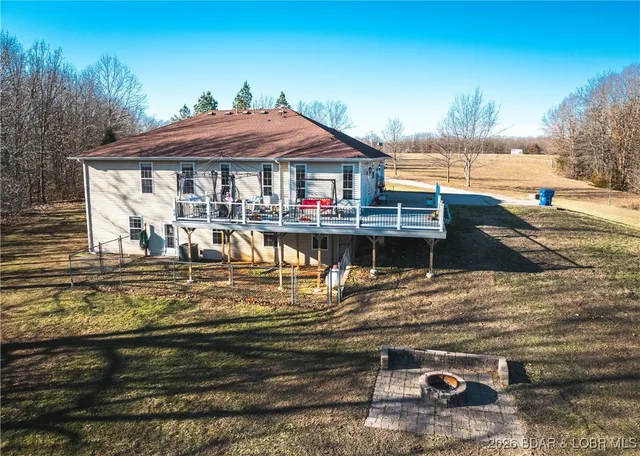 $425,000 | 25421 Hideaway Lane, Lebanon, MO 65536