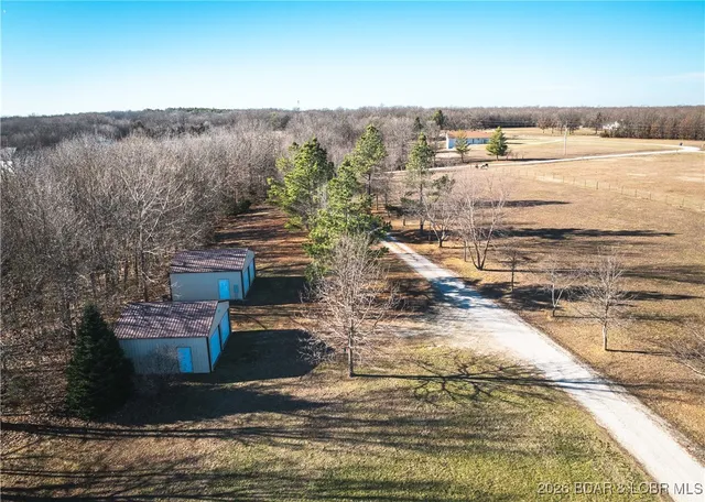 $425,000 | 25421 Hideaway Lane, Lebanon, MO 65536