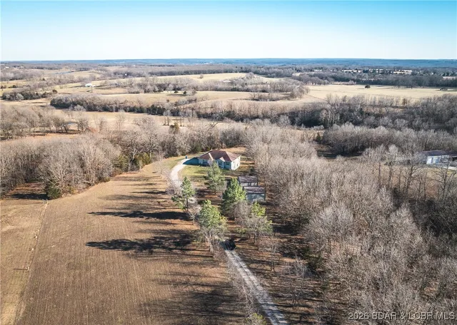 $425,000 | 25421 Hideaway Lane, Lebanon, MO 65536