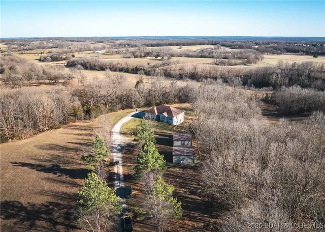 $425,000 | 25421 Hideaway Lane, Lebanon, MO 65536