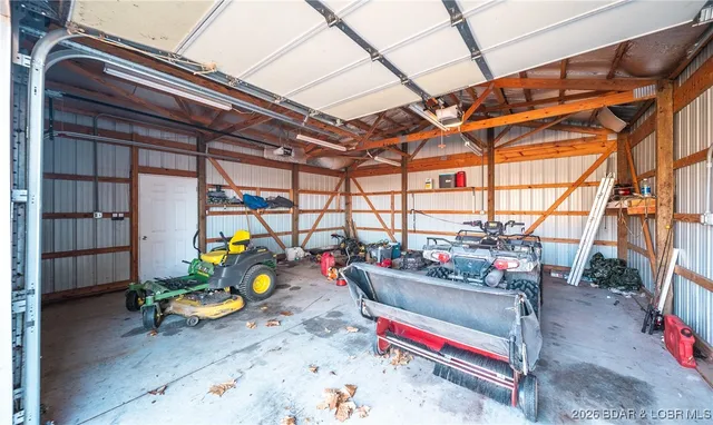 $425,000 | 25421 Hideaway Lane, Lebanon, MO 65536