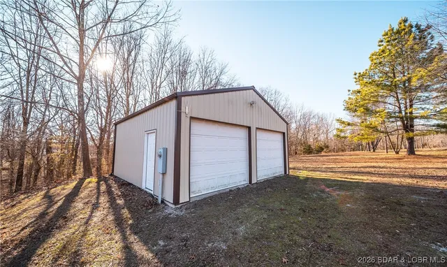 $425,000 | 25421 Hideaway Lane, Lebanon, MO 65536