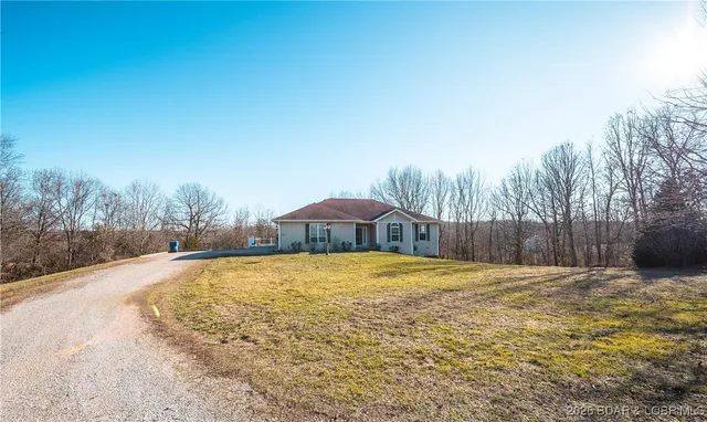 $425,000 | 25421 Hideaway Lane, Lebanon, MO 65536