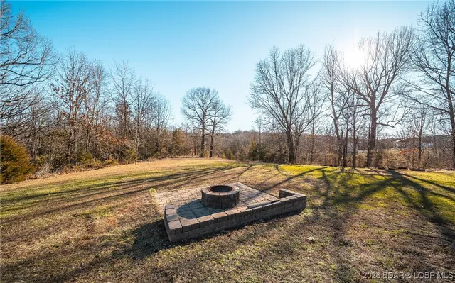 $425,000 | 25421 Hideaway Lane, Lebanon, MO 65536