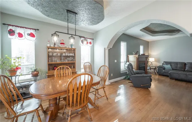 $425,000 | 25421 Hideaway Lane, Lebanon, MO 65536