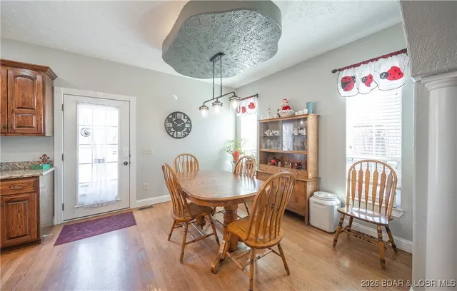 $425,000 | 25421 Hideaway Lane, Lebanon, MO 65536