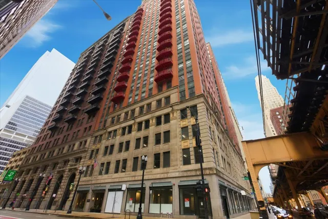 $3,023 | 208 West Washington Street, Unit 1010, Chicago, IL 60606