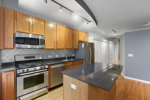 $3,023 | 208 West Washington Street, Unit 1010, Chicago, IL 60606