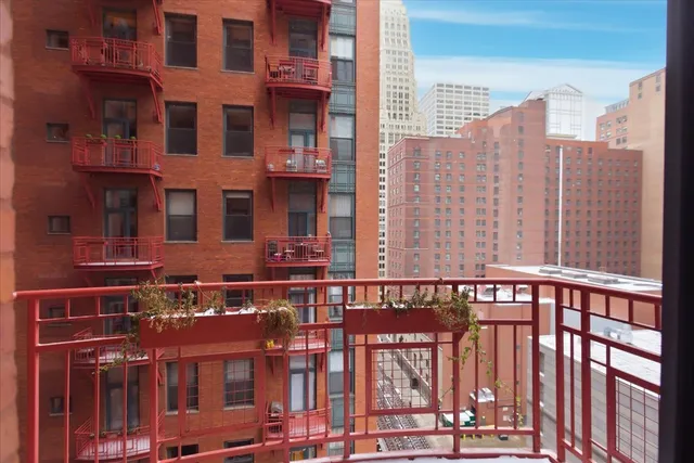 $3,023 | 208 West Washington Street, Unit 1010, Chicago, IL 60606