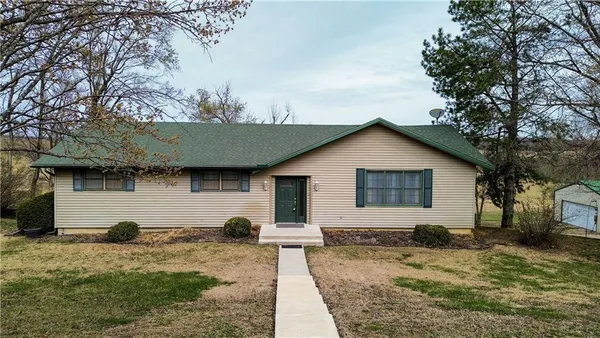 $249,000 | 1045 Yale Road, Mapleton, KS 66754