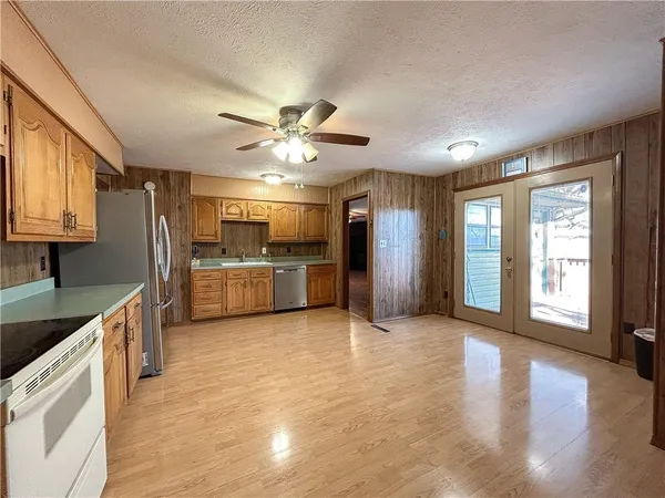 $249,000 | 1045 Yale Road, Mapleton, KS 66754